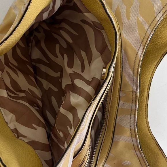 $3 With any Purchase- add to bundle- Women’s yellow purse - Picture 4 of 14